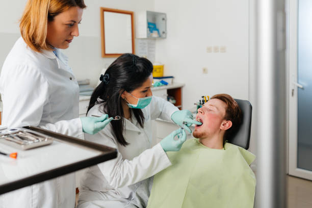 Best Emergency Dental Extractions in Elm Springs, AR